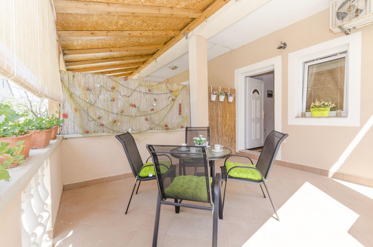 Apartments Ivana Нін Екстер'єр фото
