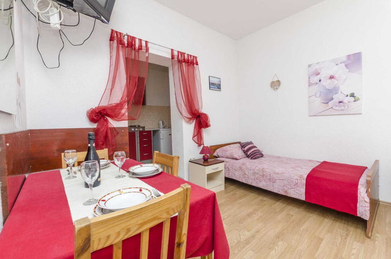 Apartments Ivana Нін Екстер'єр фото