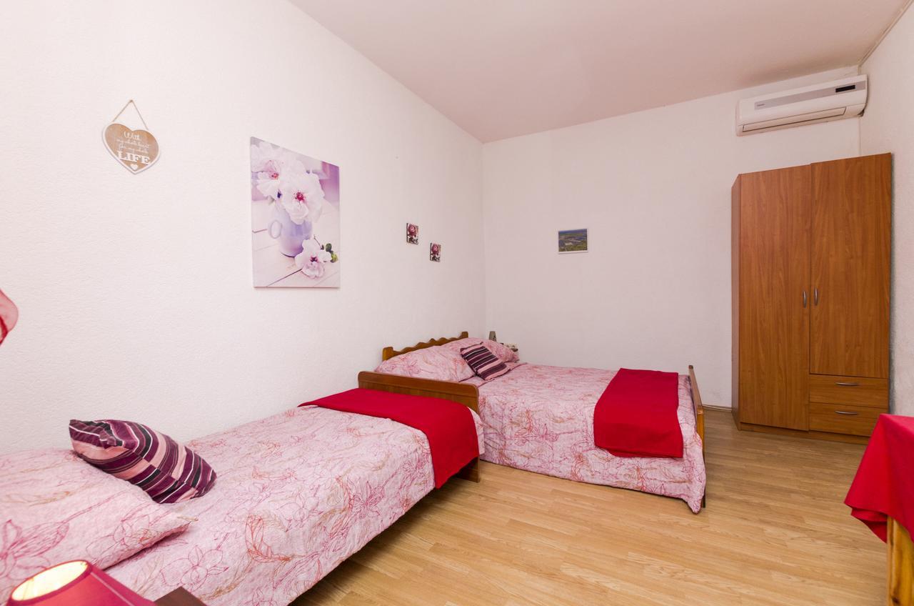 Apartments Ivana Нін Екстер'єр фото