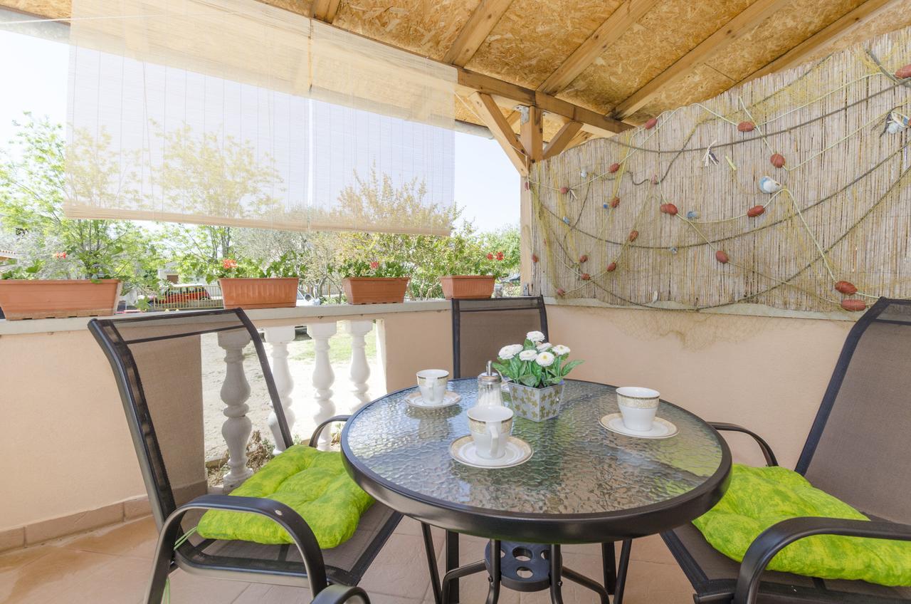 Apartments Ivana Нін Екстер'єр фото