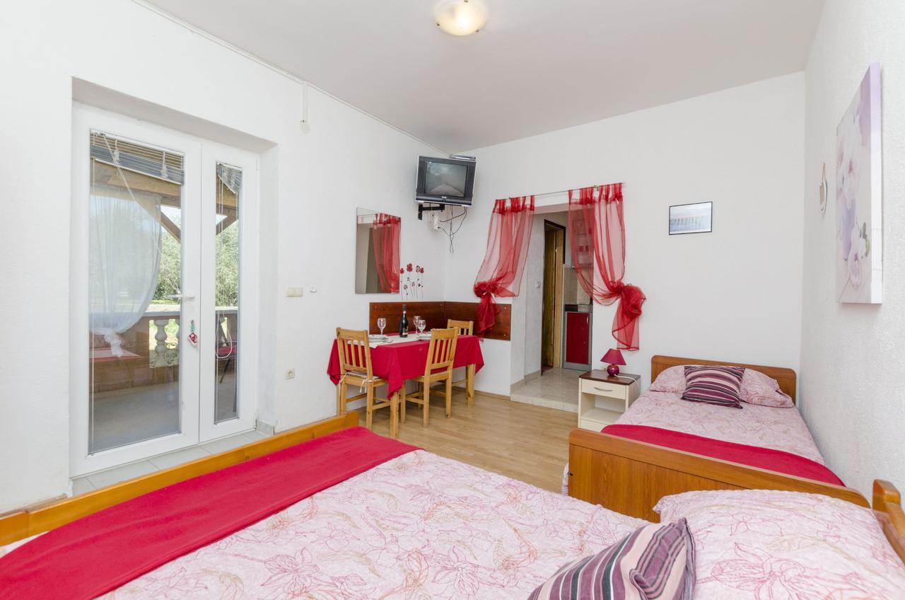 Apartments Ivana Нін Екстер'єр фото
