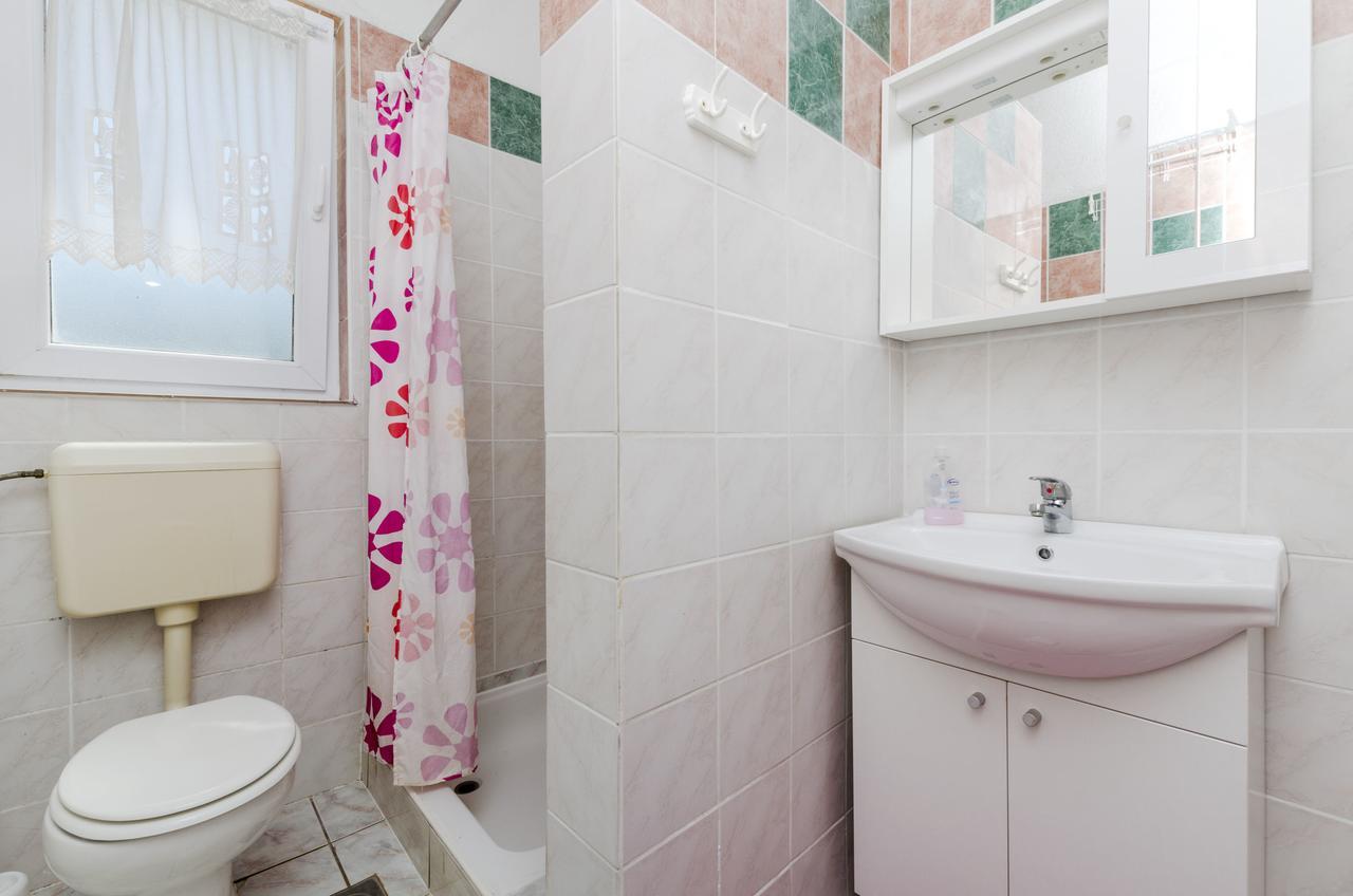 Apartments Ivana Нін Екстер'єр фото